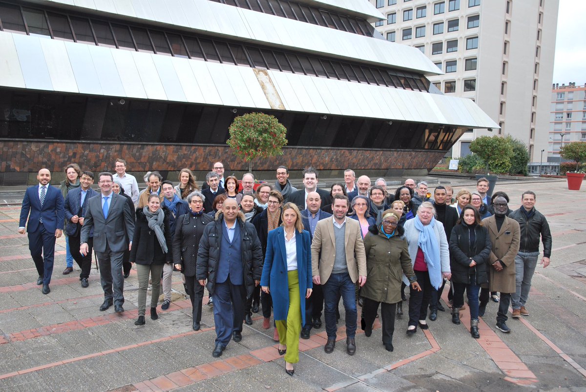 Je suis fière de mon équipe <a href="/NanterreEnsembl/">Nanterre Ensemble</a> et malgré les #menaces les #intimidations et les #mensonges nous sommes là pour #Nanterre Mettons un terme à cette #politique d’un autre âge! #Voter le 15 mars! #Municipales2020 #StopOuEncore <a href="/leParisien_pol/">Le Parisien | politique</a> <a href="/leJDD/">Le JDD</a> <a href="/LeParisien_92/">Le Parisien | 92</a>