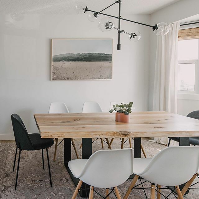 ColleenPastoor's tweet photo. 1 weekend makeover
8 hours sanding
3 trips to Home Depot
1 hour steaming wrinkles 
2 hours scrubbing peanut butter off chairs

It’s done, guys! So happy to walk into our dining room this morning to this sight. We didn’t change a ton but it feels like a c… https://t.co/cwejkkjBPT https://t.co/fV8BeJSJ6W