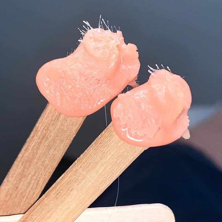 Sparenityrayson's tweet photo. Life is short, get waxed ✨
@VanessaPerrymanSpa using our Applicator Flexi Sticks ✨
*
*
*
#sparenitybyrayson #spasupplies #waxing #browwax #browgoals #browartist #browshaping #esthetician #estheticianlife #dayspa #spa https://t.co/AT7K4CZwBO