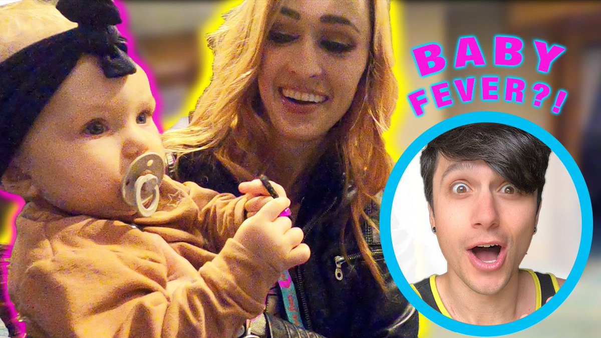 New vlog! <a href="/jaclynglenn/">Jaclyn Frank</a> caught a FEVER at Playlist Live! <a href="/dmfdmfmusic/">David Michael Frank</a>  

youtu.be/HRfK_SwpC6c