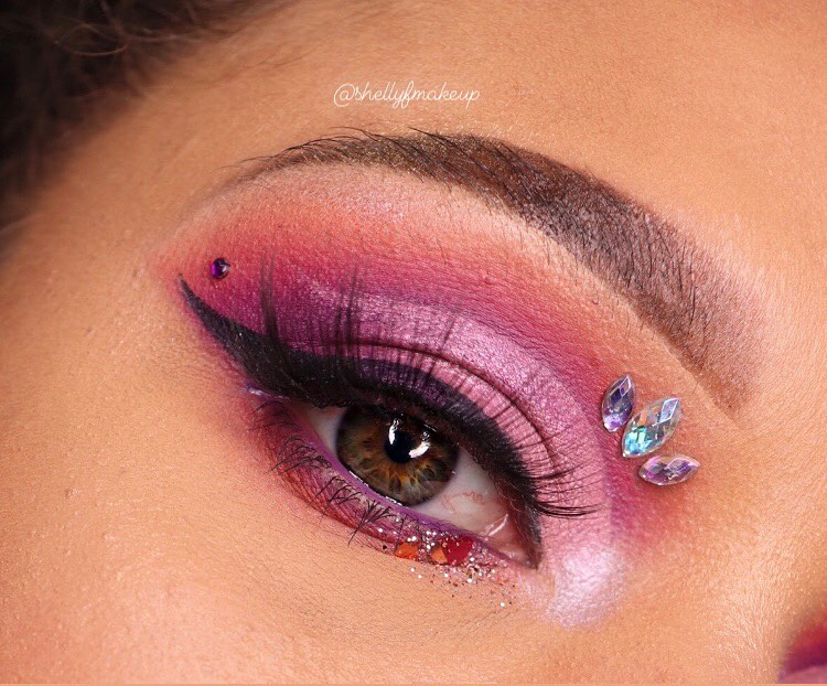 PaintGlow's tweet photo. 💗A pink dreamy eye look created by @shellyfmakeup using our fix gel to keep everything perfectly in place💗 
-
Don't forget for a chance to be featured on our page tag us @paintglowofficial &amp; #Paintglowofficial 🤗
-
#Fixgel #Eyemakeup #Makeup #Beauty #Paintglowofficial https://t.co/Unb8wNnElp