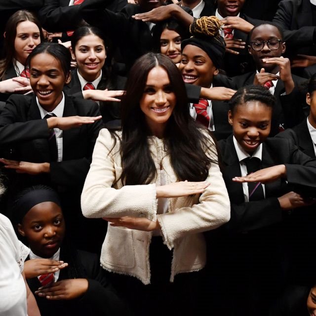For #IWD2020 Meghan Markle and <a href="/RClackOfficial/">Robert Clack School</a> posed EQUALS style! Ever since we started working to close the digital #gendergap, we've shown our commitment to equality the same way. We'll post our fave #EQUALSinTech hand sign pics this month. #sussexroyal (Pic: Yahoo News)