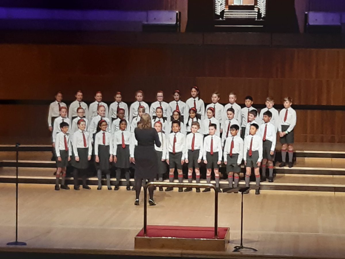 NaomiMadderson's tweet photo. Proud Mum Moment to see my sons school Choir which qualified for the National Choir Competition 2020, not only perform at the National Festival Hall tonight but come First!!! Amazing achievement for the children and Mrs Redhead ๐คฉ Well done!! #hymers #proudmum #goHull https://t.co/WGsQ89uRJS