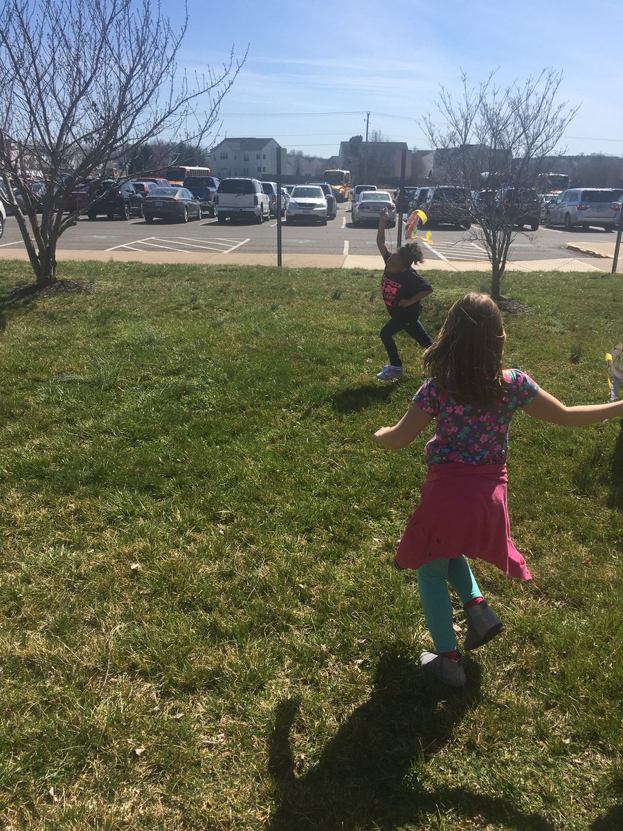 bowersbears's tweet photo. 🎶Let’s go fly a kite...🎶
@GraceMillerES1 #GraceMillerES1
#bowersbears2019 https://t.co/YgAtL8EIwh