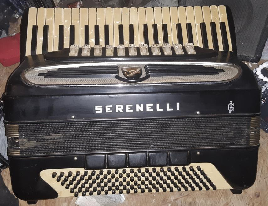 Drake0498's tweet photo. @moshezuchter I just commented on one of your videos, I was the one who told the story about the antique store find and thought you'd like to see how she looks. she still needs work, like the corner brackets for the bellows and leather strips for the reeds, but she plays well. https://t.co/3oWOHRHg3m