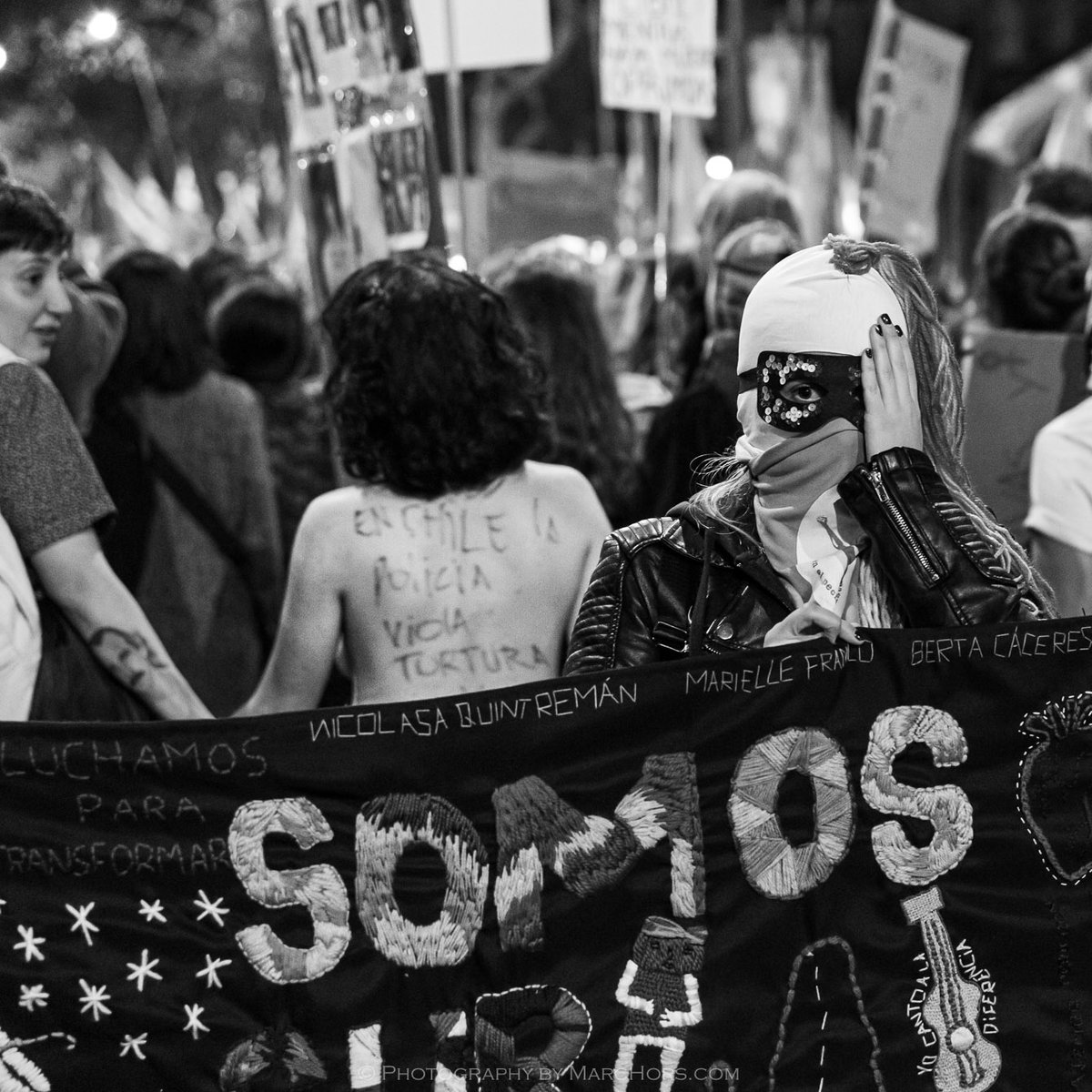 Alrededor de 300.000 personas participan en la manifestación feminista del #8M, en Barcelona. Durante todo el día se han organizado diversas jornadas informativas contra la discriminación, el acoso y la violencia. "Si nosotras paramos, se para el mundo"