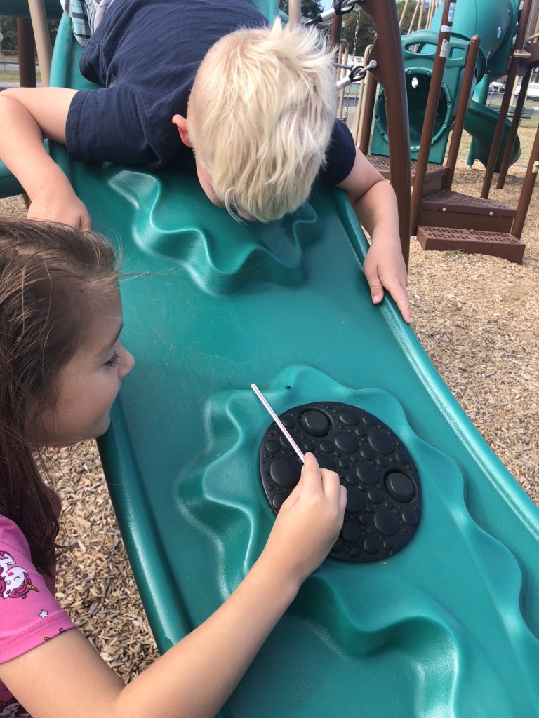 TechieTeacher4's tweet photo. Playground fun! And we found a really cool beetle! #sunraysoars https://t.co/r9FFrcxh8k