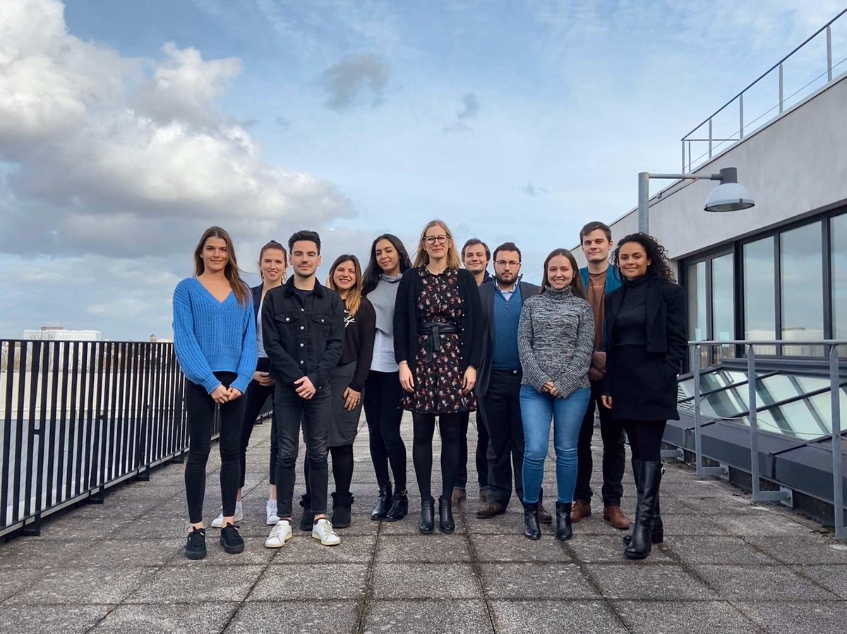 Il fut également très intéressant d'échanger sur son parcours, d'avocat, conseiller en propriété intellectuelle et juriste en entreprise. 

Pour tout cela, le Master 2 PIA tient vivement à la remercier.