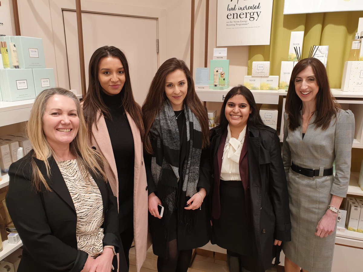Just attended THE best smelling event ever. Neom Organics founder Nicola Elliott kindly hosted @GSALalumni Women in Leadership event in #Leeds. Met these wonderful former students.
#womeninleadership #alumni @GsalPrincipal