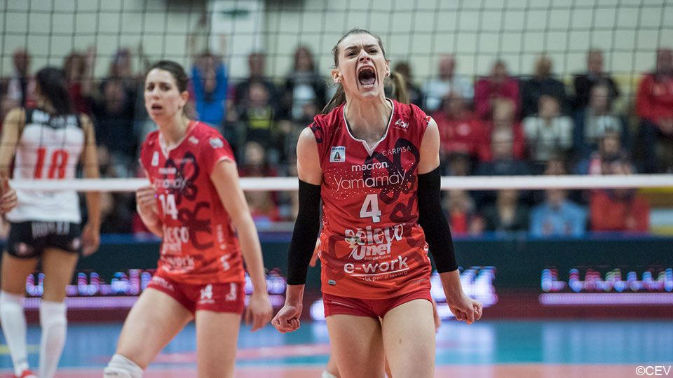 (Geen) volleybal in tijden van #corona. Yellow Tiger <a href="/brittherbots/">britt herbots</a> getuigt vanuit het hart van de zona rossa. #TVLNieuws buff.ly/3aEwk4g