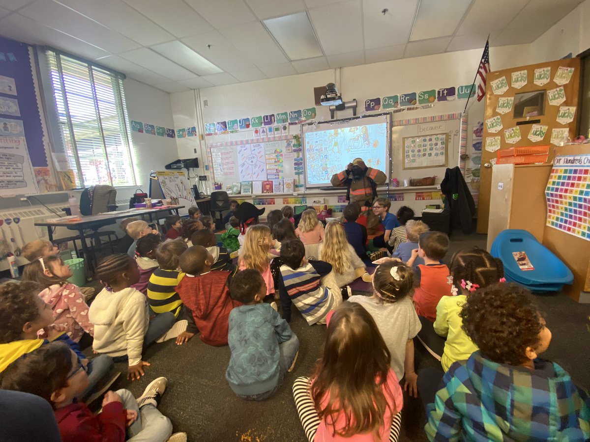 BencinasKinders's tweet photo. Thank you @cobbcountyfire for our Fire Safety presentation today! Our Kinders talked about it all day! @KSpringsLions #KSEPride https://t.co/masD96B8EB