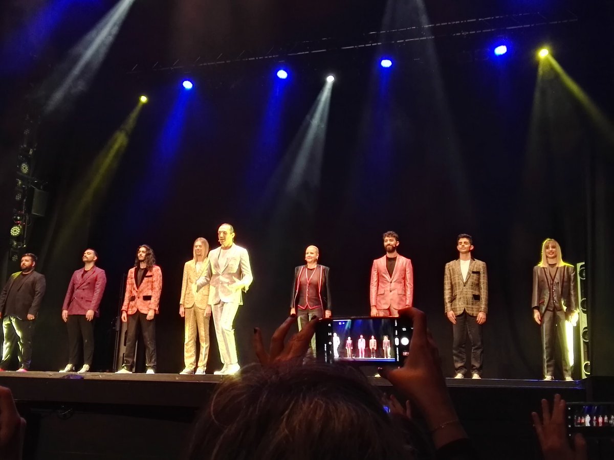 Felicidades <a href="/rafamendezzzz/">Rafa Mendez</a> y todo el equipo 💓💓 por Canaria no solo plátanos en el <a href="/nuevoapoloofic/">Teatro Nuevo Apolo</a>
