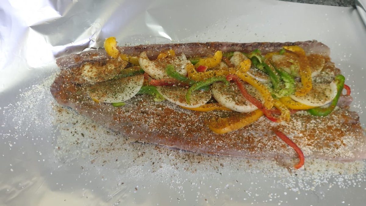NVKhumalo's tweet photo. #girlstalkza food therapy #SupperLoading #MyFavCity #HomeOfSeafood https://t.co/1dNFwexgJX