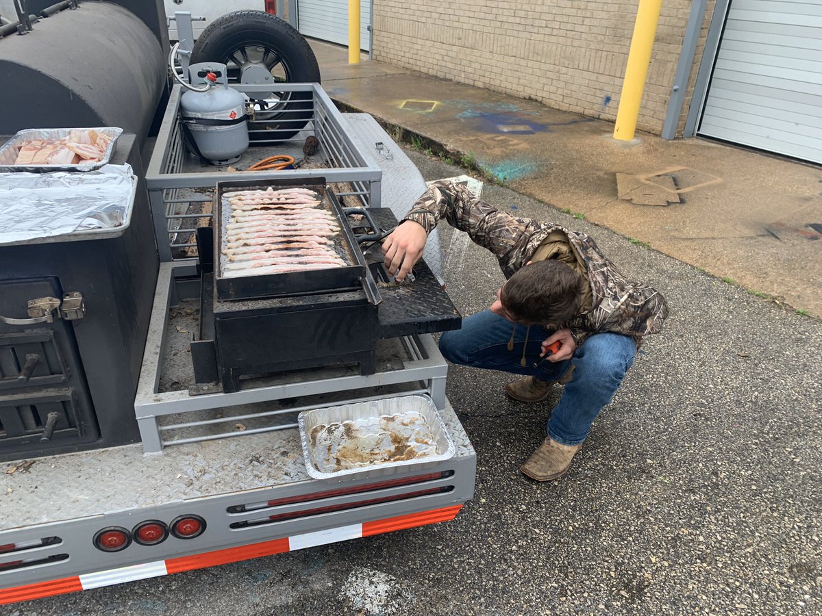 GHSVetAsst's tweet photo. Today students in Advanced Animal Science worked with @CoachBrown1114 Culinary Class to complete a Meat ID Lab over beef, pork and lamb cuts. Then students were able to taste over 30 cuts of meat! @ccmrgisd @GISD_CTE @CTEShrek @GeorgetownHS #learnerprofile https://t.co/aWzSfZIPhV