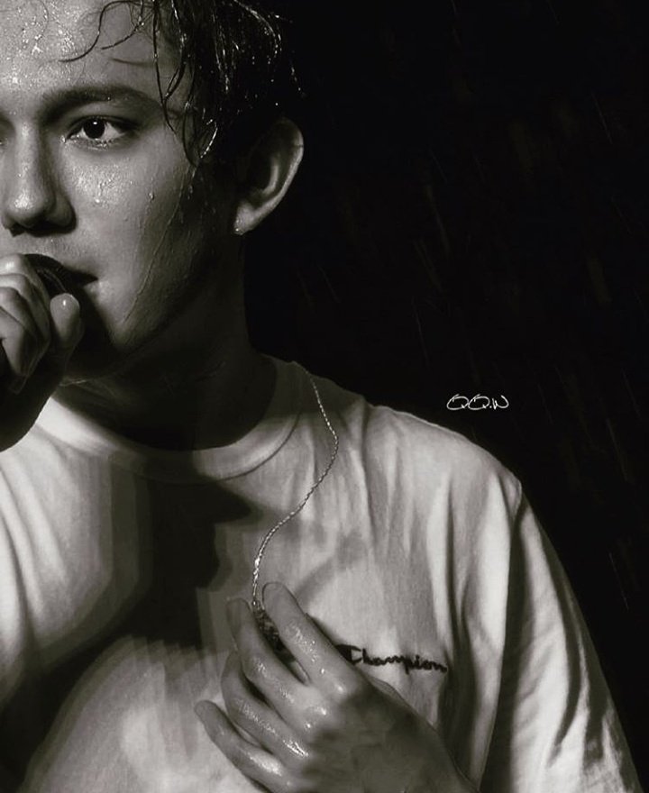 Dimashpics's tweet photo. @dimash_official look so seductor https://t.co/1WhbWKmuSk