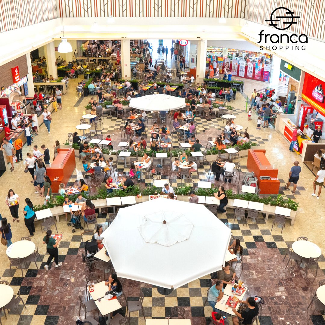 FrancaShop's tweet photo. Eu ouvi lanches? 😋🍔🍕🍟

A Praça de Alimentação aqui do #FrancaShopping está cheia de opções deliciosas para você matar a vontade e ainda encontrar os amigos. 😎

Vem aproveitar! https://t.co/VvHgVYIIfc