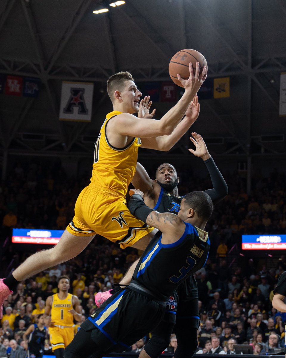 ShockwaveDN's tweet photo. A photo gallery from Wichita State’s senior day 22-point win over Tulsa.

Photos by Khánh Nguyen. https://t.co/Cc1UCLu0Fy