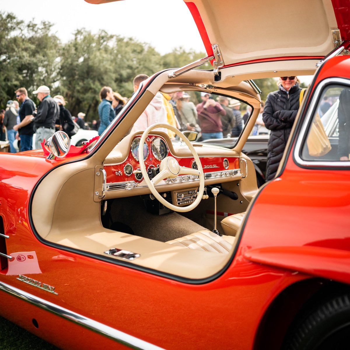 Drawing crowds and lookin’ proud since 1957. #300SL #ameliaisland #concoursdelegance  📸: @jensenlarson