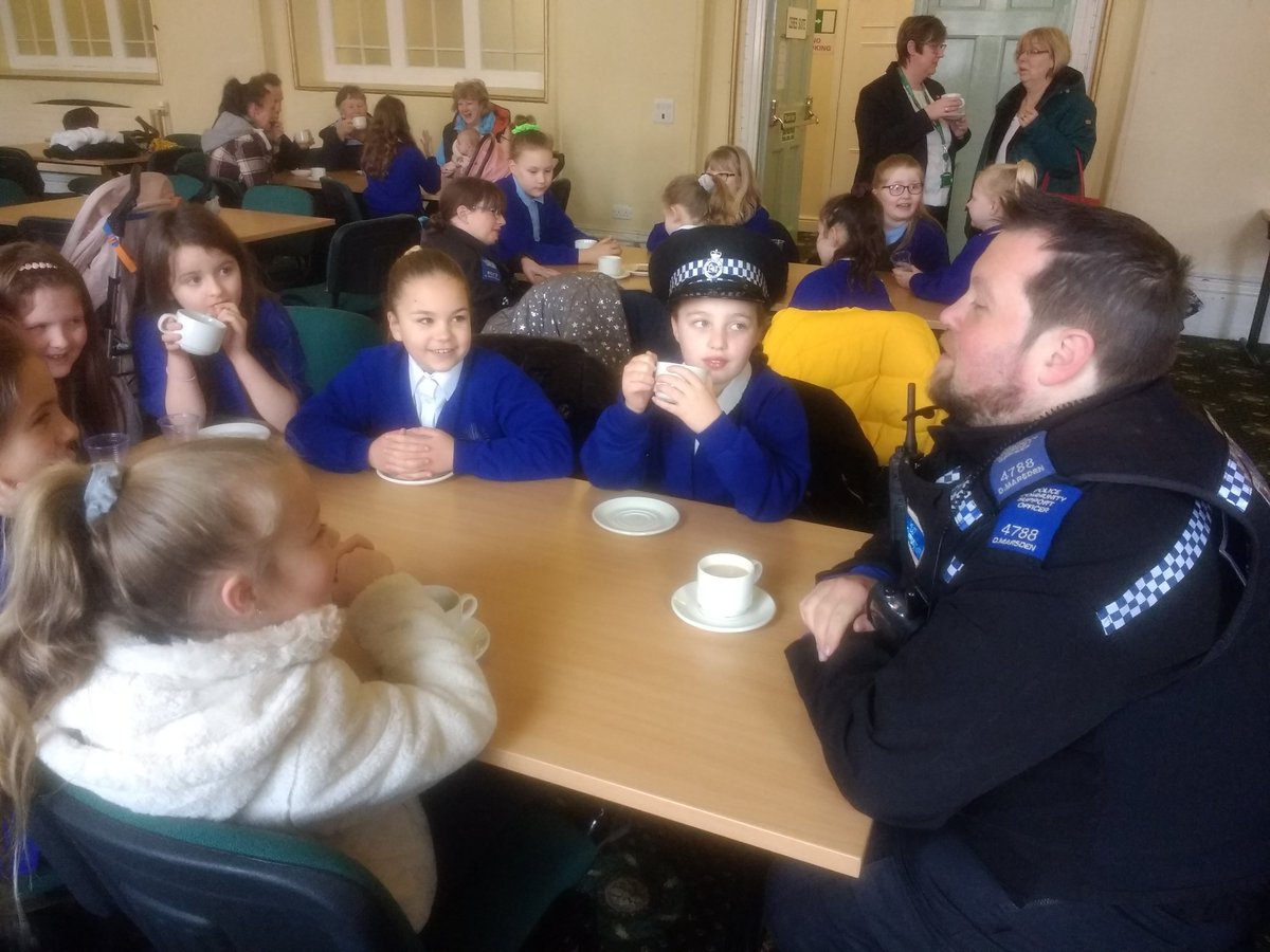 N_outandabout's tweet photo. After the Commonwealth flag raising ceremony, @Norbridgeschool choir enjoyed refreshments provided by @BassetlawDC and received certificates for their participation in the event. They also enjoyed talking to the police officers that had attended the event.#Commonwealth #norbridge https://t.co/GRxPh3vwCz