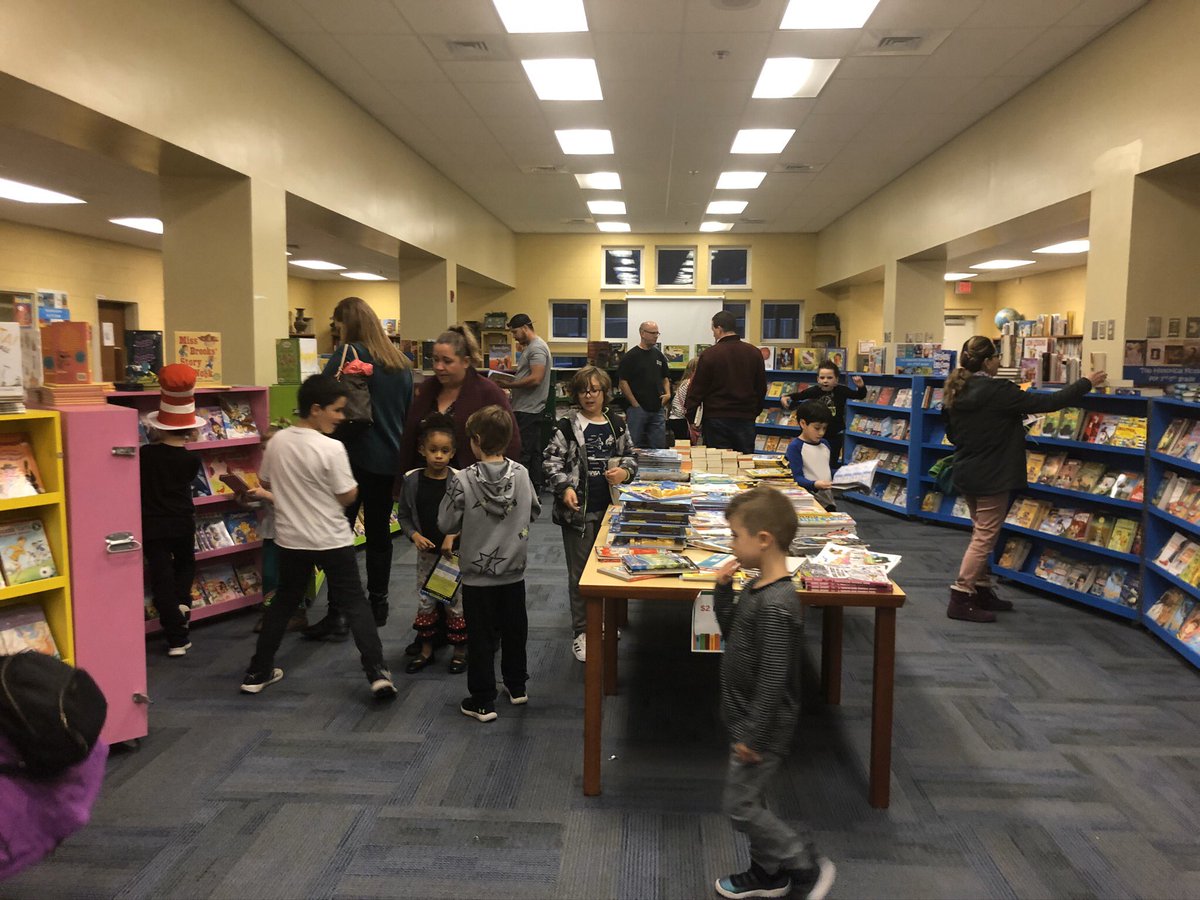oceanbaylibrary's tweet photo. #FamilyReadingNight was a huge success! Thanks to all who volunteered! #drseussweek #obereads #oceanbayelementary #hcslibrarymedia
#obelibrarylearningcommons
#leadhcs #hcsleads #futurereadylibrarians #libraryrocks https://t.co/oP8ynWh4He