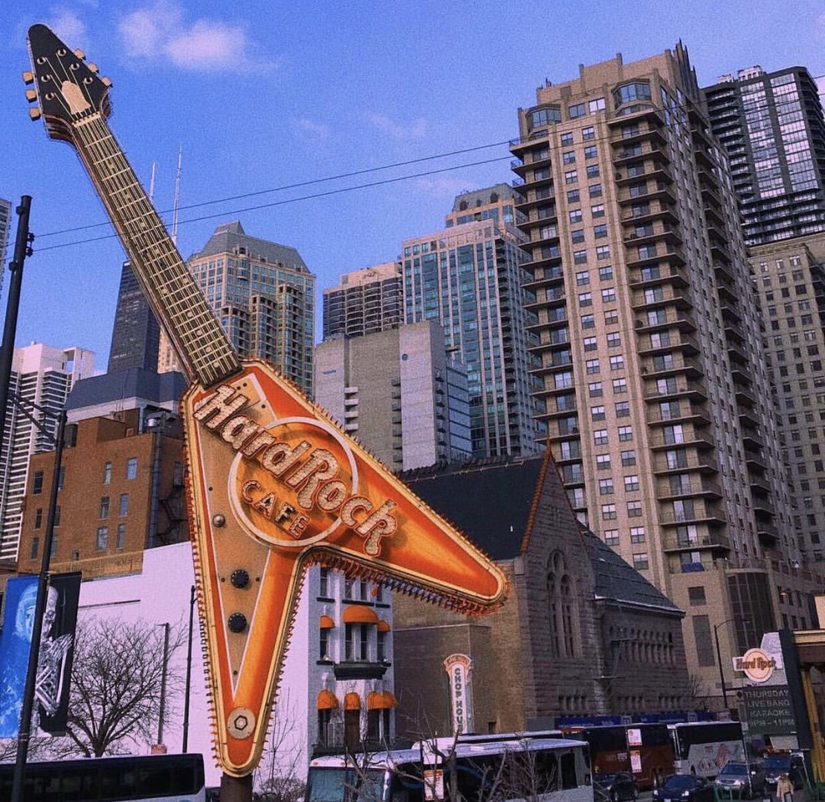 HRCangkor's tweet photo. TRAVEL TUESDAY ✈️  Chicago City is our kind of town in Illinois! 

#HardRockTravelTuesday #HardRockCafeAngkor
🎸#HardRockCafeChicago 📷 @cancifftci https://t.co/8R56i86pOl
