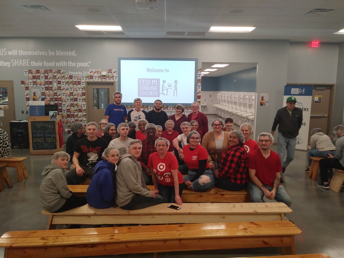 AnneAugustyn's tweet photo. I ❤love❤ the team that I am apart of at #T0834🎯. TMs came out tonight to pack meal for children all across the world. We came together as a team and crushed it💪. Thank you all for coming out on a Monday night to Volunteer!!🙌🙌 @LeoGreenT0834 @SLyonsT0834 @staceypartida https://t.co/ufln8FgfZP