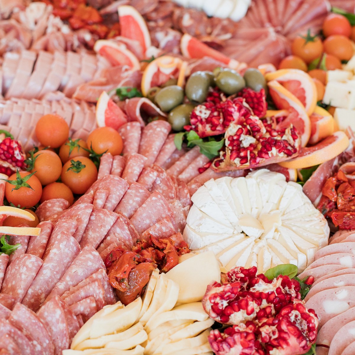 Cheese is just the best. Whether it’s soft, hard, creamy, nutty, fruity, fragrant or something else altogether, there’s no cheese that we don't love. Feel the same? Then the Cheese Wheel in our festival village is for you 👉noosaeatdrink.com.au/festival-villa…