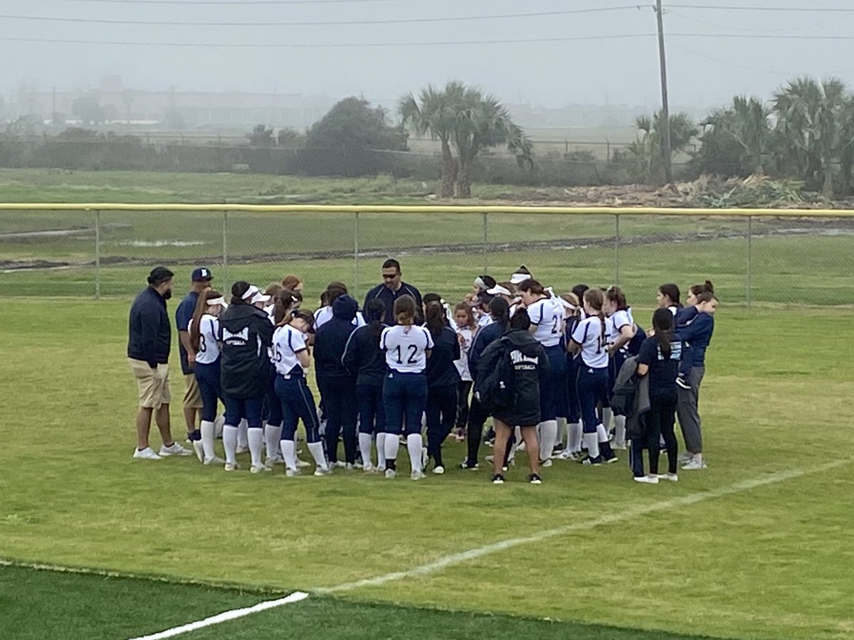nathanrod0124's tweet photo. Ready to hit the road again tomorrow. Jv @12 (noon) and Varsity @2 in cypress against Cy Parks. ⁦@BHSsoftball⁩ #StayHungry #BallBasePlayer #LadyVikes https://t.co/n59DXQqlvt