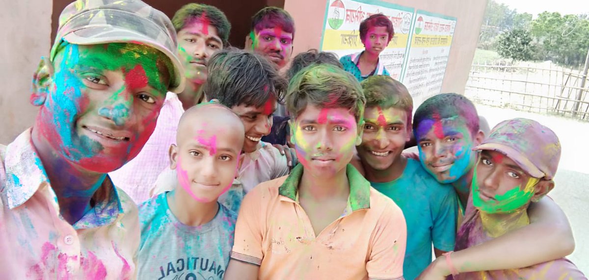 @PramodAkki9 @me_birendra_ @ImSujitAkki_09 @AmanKumar_18 Pic of last year.... 
Our #YoungBrigade 
#HappyHoli  
Holi2019