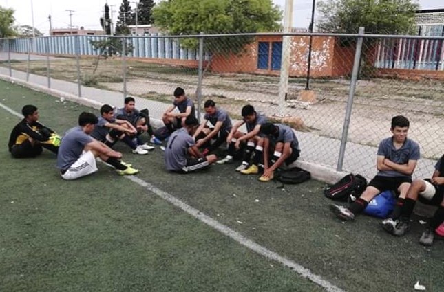 ConalepCoahuila's tweet image. Dir. Gral. Ing. @alfiovegap felicita al equipo de futbol del #Conalep #Saltillo I por obtener el pase a la final del torneo regional #CONADEMS al vencer por un marcador de 5 a 1 al CBTIS #97
Éxito!!!