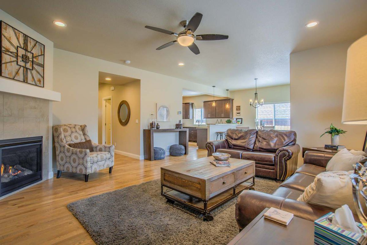 HosteStayEasy's tweet photo. New listing alert! Space, location, modern design—this 4 bedroom duplex presents an exceptional proposition to the Colorado Springs visitor or guest!

https://t.co/a2I5PeUoa3 https://t.co/domH92khwP