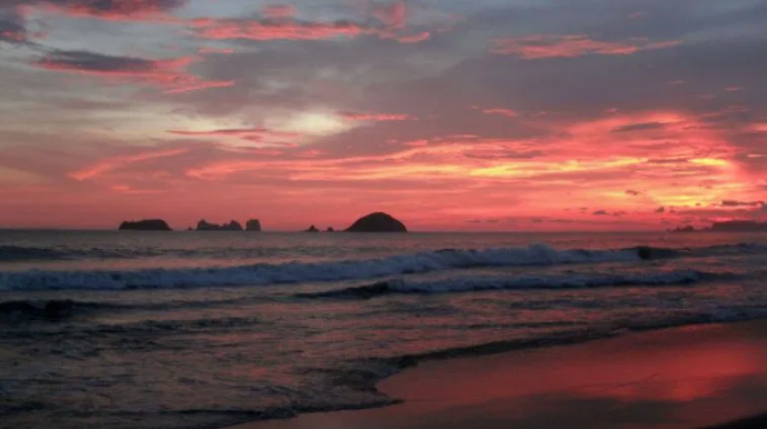 VisitIZ's tweet photo. 👌 Descubre las 12 mejores playas en #IxtapaZihuatanejo, ¿a ti cuál te falta por visitar?
😎👇
https://t.co/mK6nwsg5Sz

#ThisIZit #VisitIZ #Guerrero #Mexico #AsíEsGuerrero #beach #travel #beachvibes #adventure https://t.co/mq1Pl4uTPS
