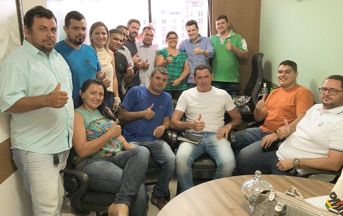 walteralvesrn's tweet photo. Reunião com os amigos de Serra Caiada. Junto com a presidente municipal do MDB, Elizete, vamos fortalecer o partido no município. Também conosco, os vereadores Jalmir do Sindicato, Leandro da Ótica e Carlos Gomes. #MDB #FazerDiferente #SerraCaiada https://t.co/55x3k8rCLo