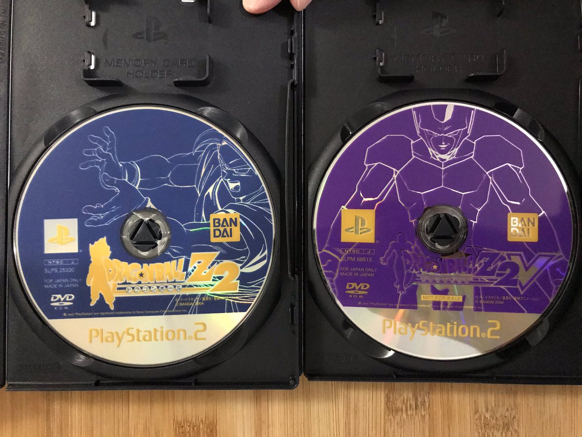 treevax's tweet image. J’ajoute enfin #DBZ2V à ma collec’ avec fierté ! Cette version japonaise améliorée de #Budokai2 dont 2000 lecteurs du #VJump ont pu bénéficier proposait de nouveaux costumes pour Gokû et Piccolo, tout le contenu débloqué, mais surtout Cooler en skin pour Freezer !