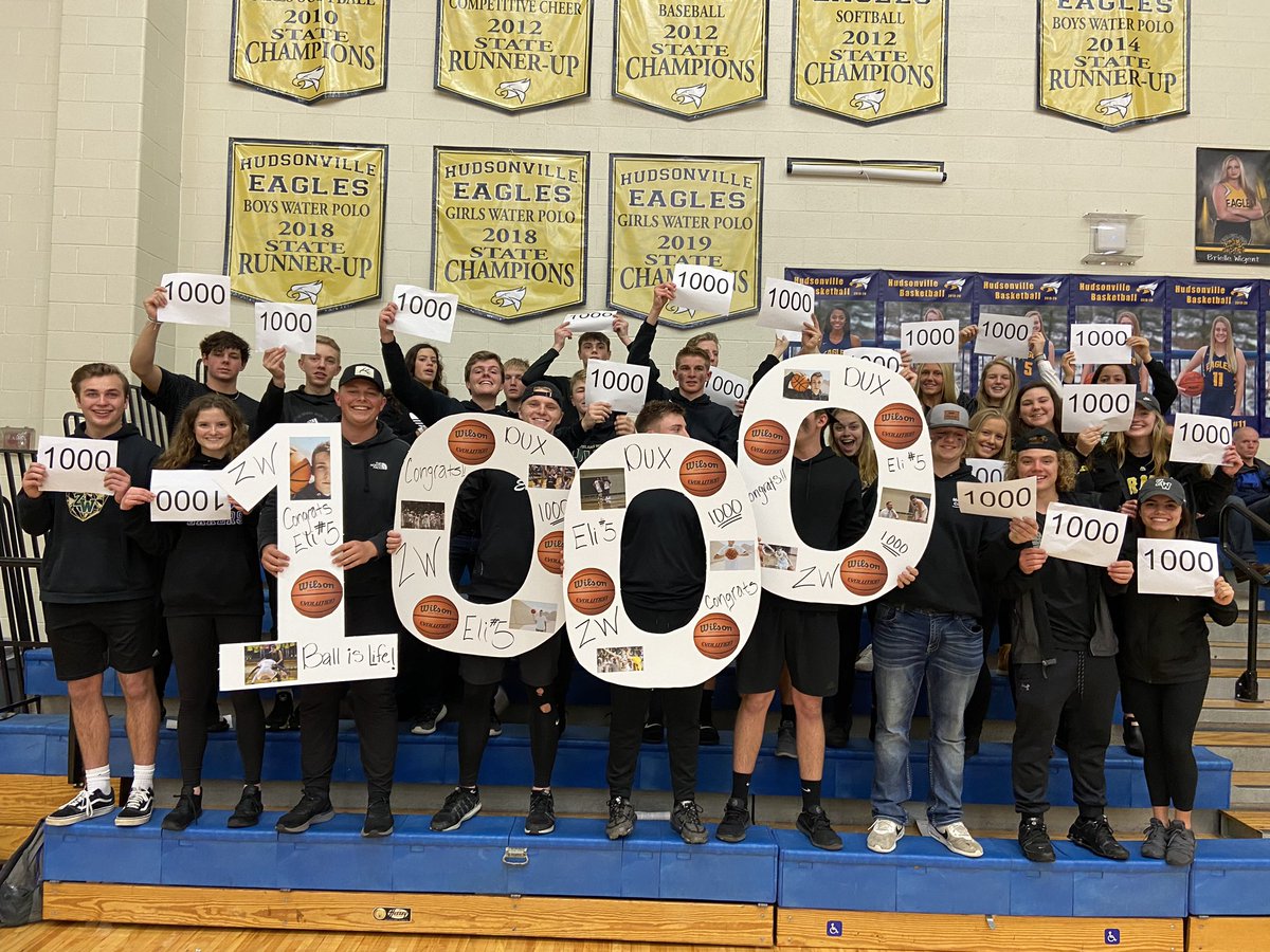duxsports's tweet photo. Congrats to Eli Steffen on scoring his 1000th point tonight in district play against Hudsonville! https://t.co/8yT1JAydov