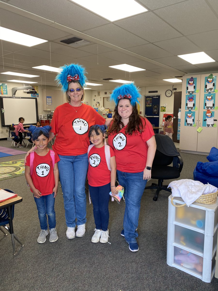 KingCityUnionSD's tweet photo. Del Rey Kinders celebrate Read Across America with a visit from Thing 1 and Thing 2 https://t.co/fUteInRCSV
