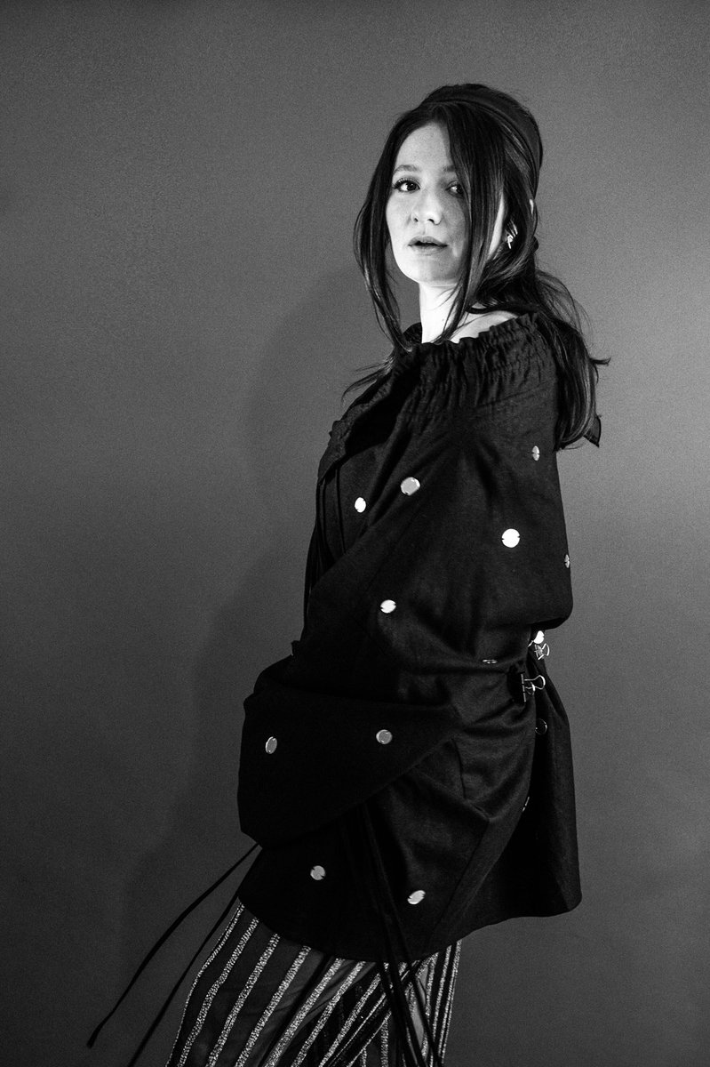 EmmaRoseKenney's tweet photo. Back to black 🖤  photos by Samantha Annis. https://t.co/luLdluuKSm