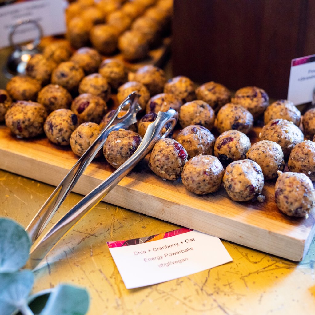 AndazOttawa's tweet photo. For a gathering of fewer than 20 people, use @Hyatt's Meetings On Demand tool to plan—and confirm—your meeting. Select your space, configure the room’s setup, choose food and beverage packages, and more. https://t.co/VKvymMoq7U https://t.co/xXONtSt1aM