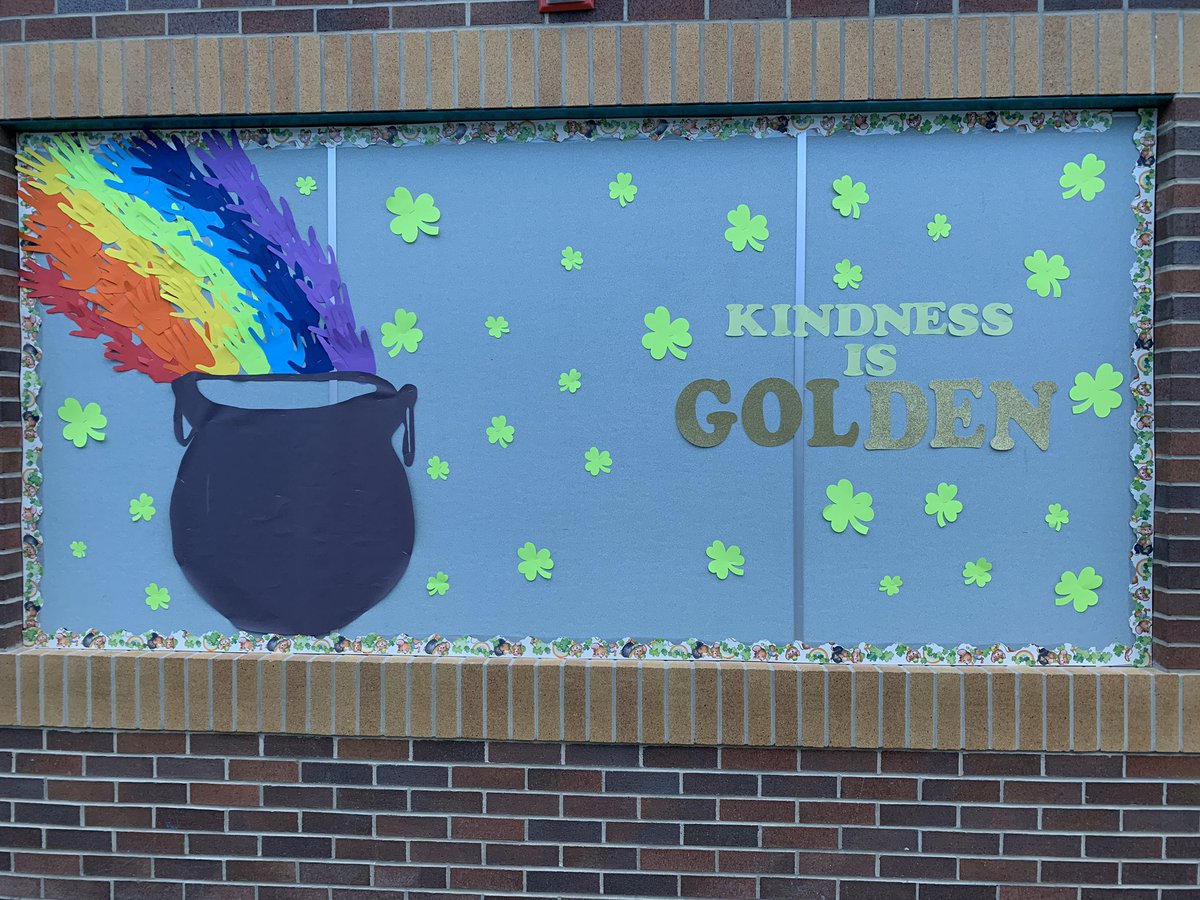 MissShaeFedorak's tweet photo. Time for the school wide kindness challenge 🌈☘️ students will fill the pot with gold kindness coins 💚 https://t.co/Ufyi9wGm7s