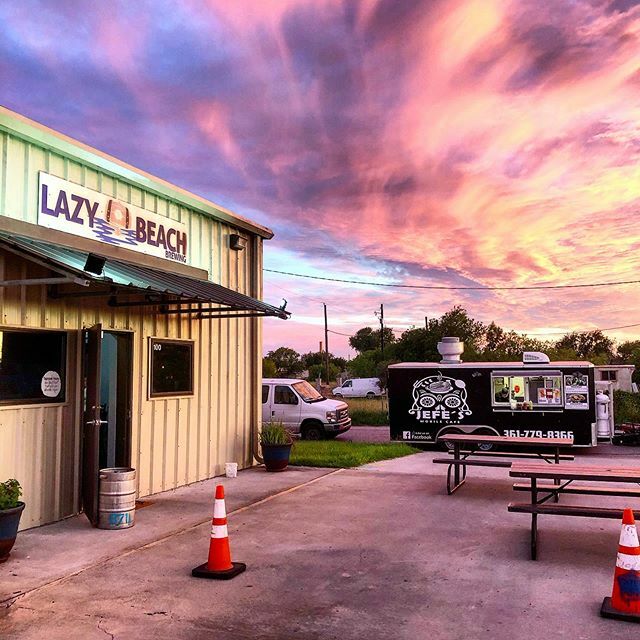 LazyBeachBrew's tweet photo. Seems like the hurricane winds from the weekend finally calmed down. Perfect weather to sit out front with a tasty beer 🍺 , and just maybe some tasty tacos 🌮.
_
#feelinglazy #craftbeer #hardkombucha #corpusmade #seecc #belazygolocal #foodtruck #keepc… https://t.co/B5o9j10LaI https://t.co/7JlhYpi4z5