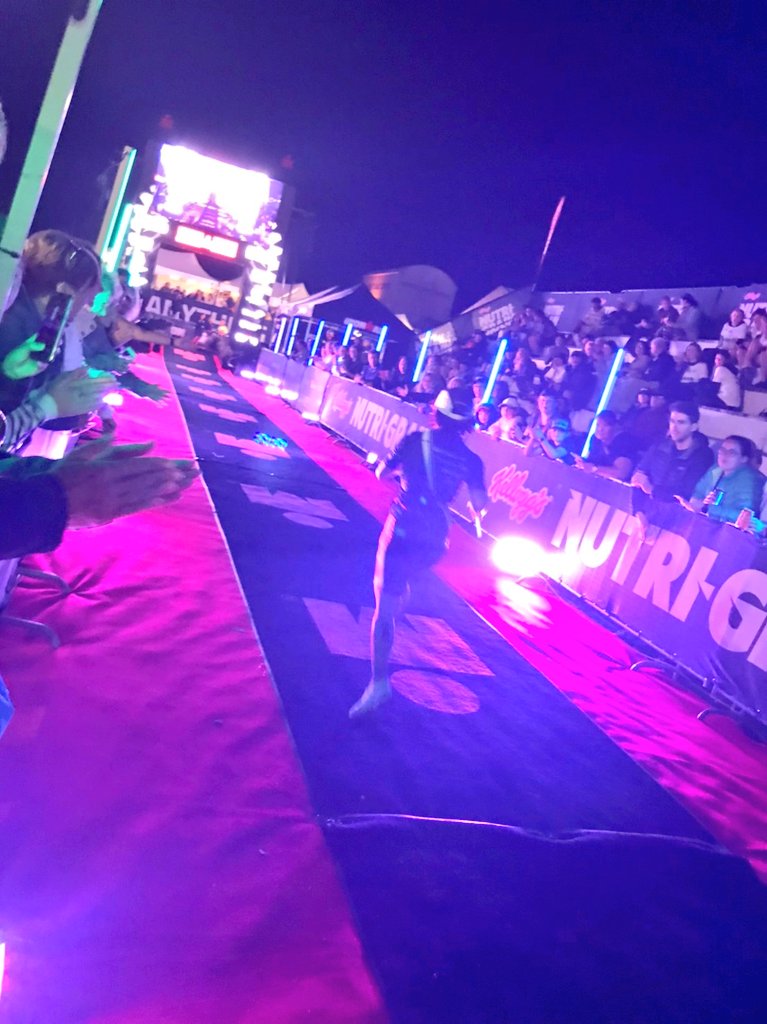 renattou110's tweet photo. IRONMAN NEWZEALAND🐑
脱水でランの一周目から過呼吸ぎみになって本気で止めようかと思ったけど周りからのものすごい声援と気力でなんとか走りきれました！！
ゴールした直後何もかも制御不能で過呼吸も痙攣も涙も止まらなくてメディカル行き(笑)(*￣∇￣)ノ
けど今までで一番感動したIRONMANでした！ https://t.co/hWr67476T7