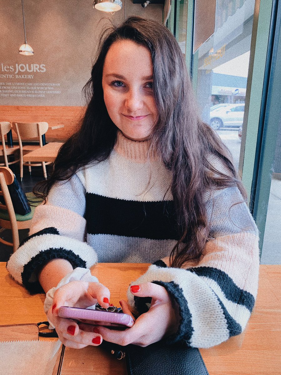 maxcrimm's tweet photo. this is Ashley! literally the best person on the planet! ok that is all! goodbye! #digme406 #30daychallenge https://t.co/CuNXYldlgn