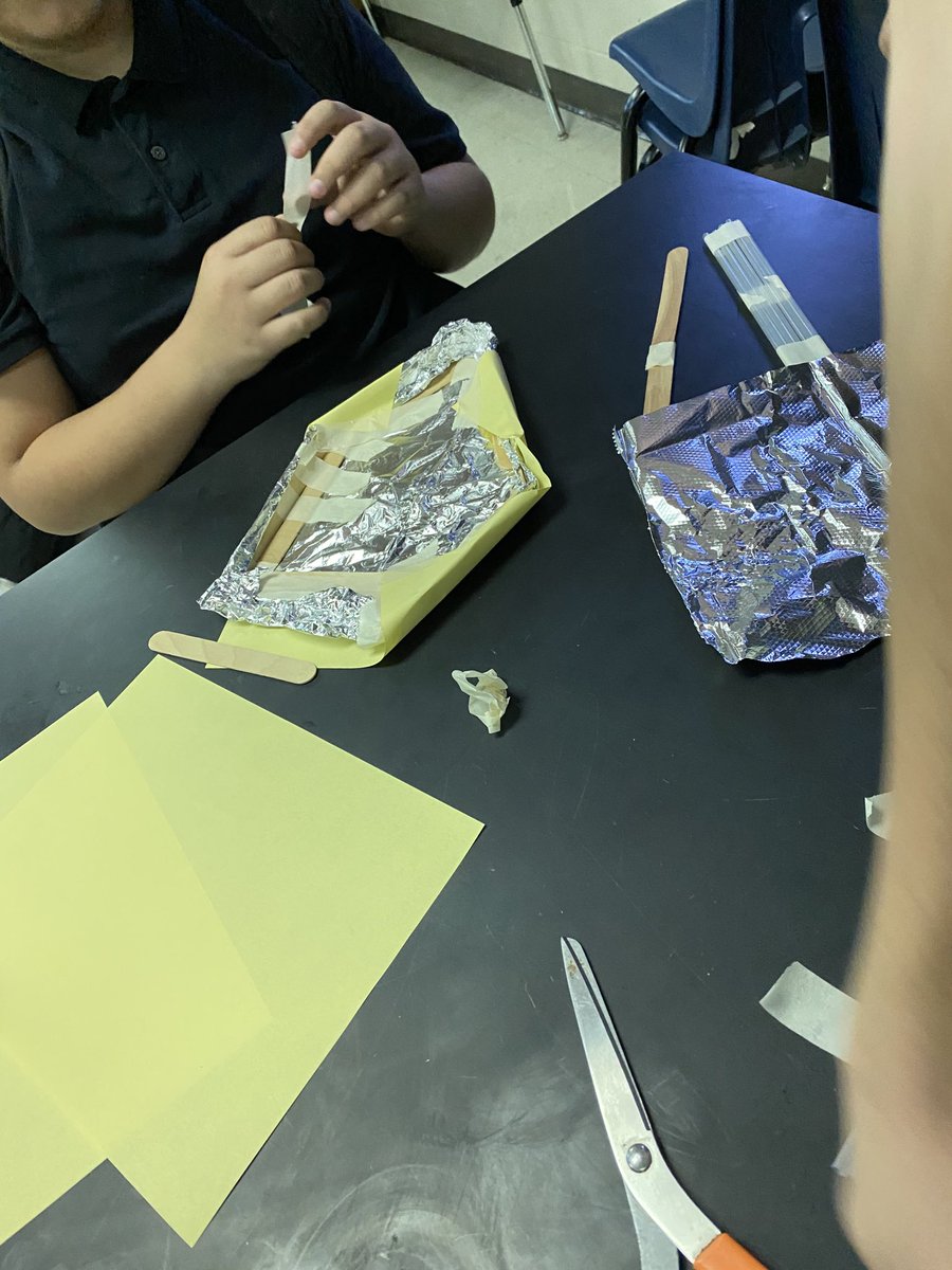 AmyLE42's tweet photo. STEM challenge day 1 of 5 for my mathletes!!! Float your boat! ⁦@CavazosCavs⁩ https://t.co/kGW7xolN5n