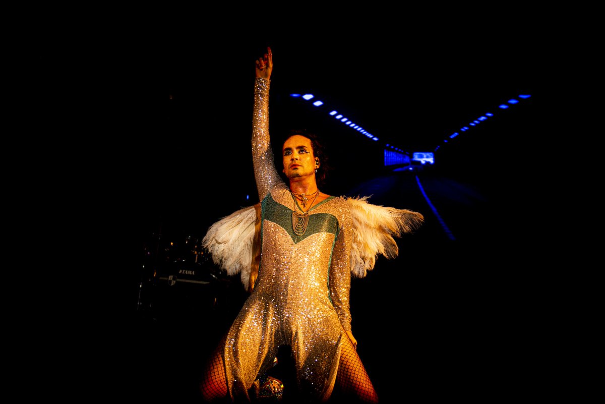 ericgomespalco's tweet photo. 25/02/20 - Johnny Hooker faz show no palco do Festival Rec Beat, no  carnaval Recife 2020. Foto: @ericgomespalco 
.
#recbeat #ericgomespalco #carnaval2020 #carnavalrecife #hohnnyhooker https://t.co/YIV5OmeXhY