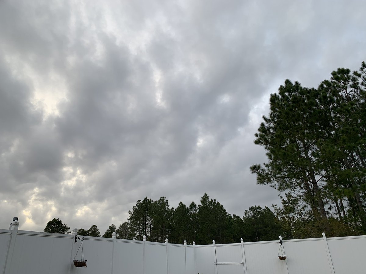 misterkewi's tweet image. Interesting clouds with a slight chill in the air this evening. #MSwx #Latimer #MSCoastLife