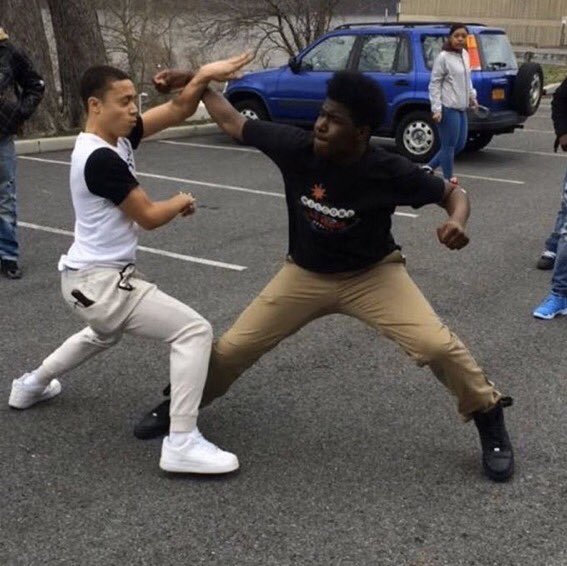 snacks_fruity2's tweet photo. This image is so fucking powerful that I cant even fathom the energy it emanates
Ol dude on the right hittin him wit maximum raw anger fueled power, black forces on, only for the punch to be parried effortlessly by what it seems to be his direct antithesis https://t.co/uQuJp8wcSP