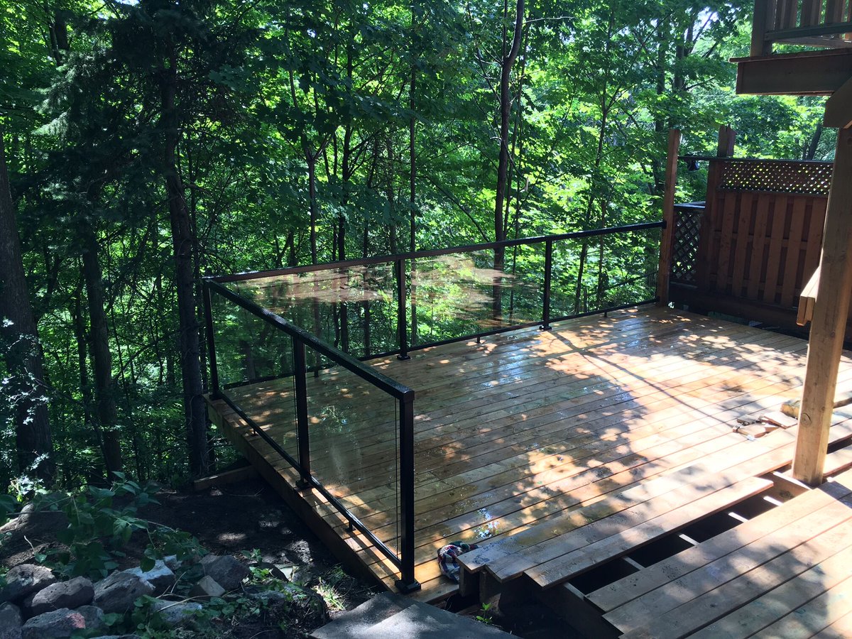 PeakProducts's tweet photo. Backyard getaway π #goals
#peakproducts #peakaluminumrailing #railblazers #glassrailing #aluminumrailing #dreambackyard #backyardgetaway #backyardgoals #deckdesign #deckgoals #deckrailing https://t.co/SrMqsq9Kg4