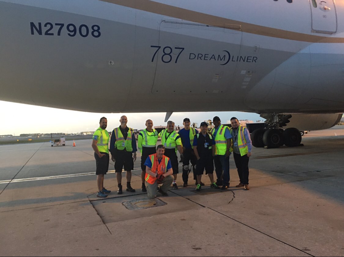 EllisTrac's tweet photo. We’re dreaming tonight in Orlando. Excited to welcome the 787 Dreamliner to MCO. Beautiful! #winningthelines ⁦@scarnes1978⁩ ⁦@Jsarmiento360⁩ ⁦@LouFarinaccio⁩ ⁦@Auggiie69⁩ https://t.co/4NcZckAAIv