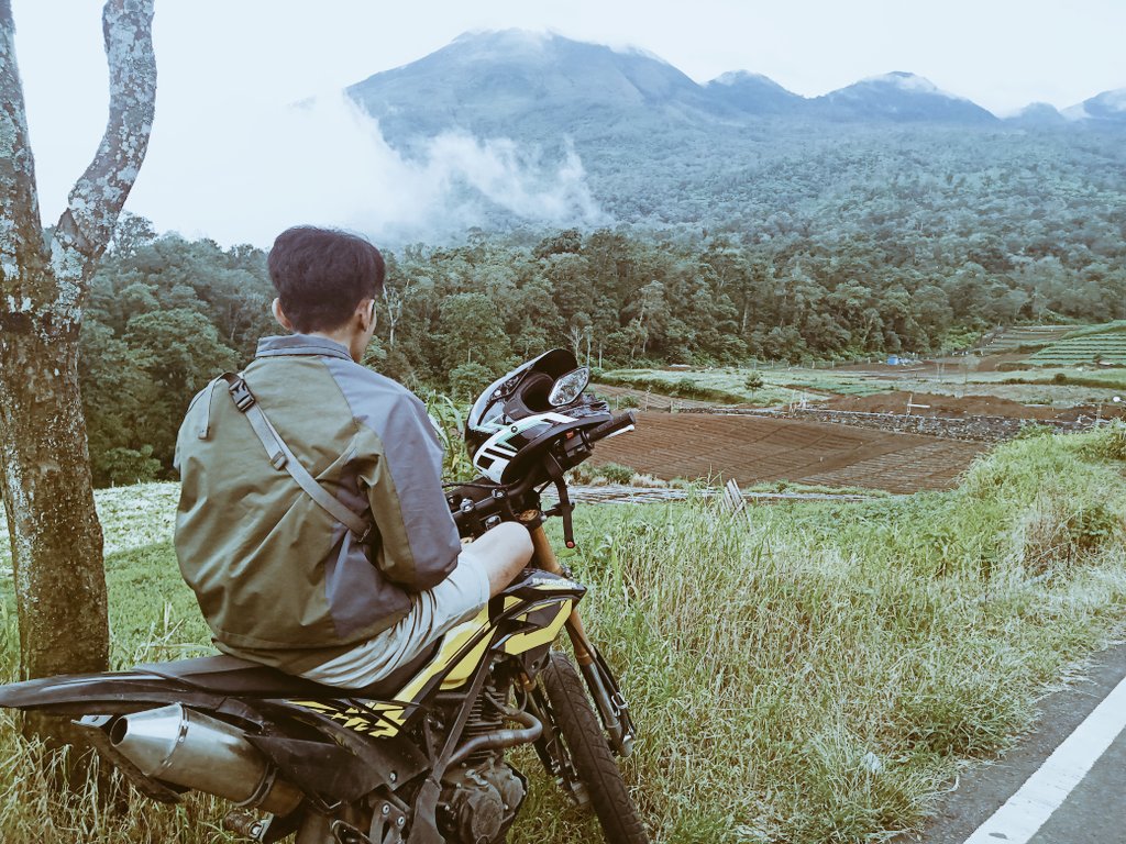 awan itu ibarat janji dan hujan yang menepati janji tersebut