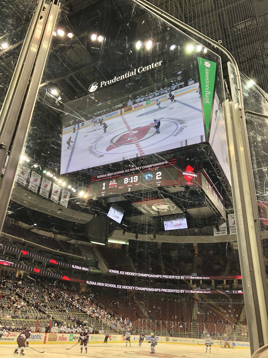 Hockey_Clan's tweet photo. 🚨CBA Goal!🚨 Zachary Wagnon scores! @CBAColtsHockey take a 2-1 lead with 10 min remaining in regulation @CBAColts @ShoreConfHockey #DBPvsCBA #NJHockey https://t.co/X8vgXKhccX